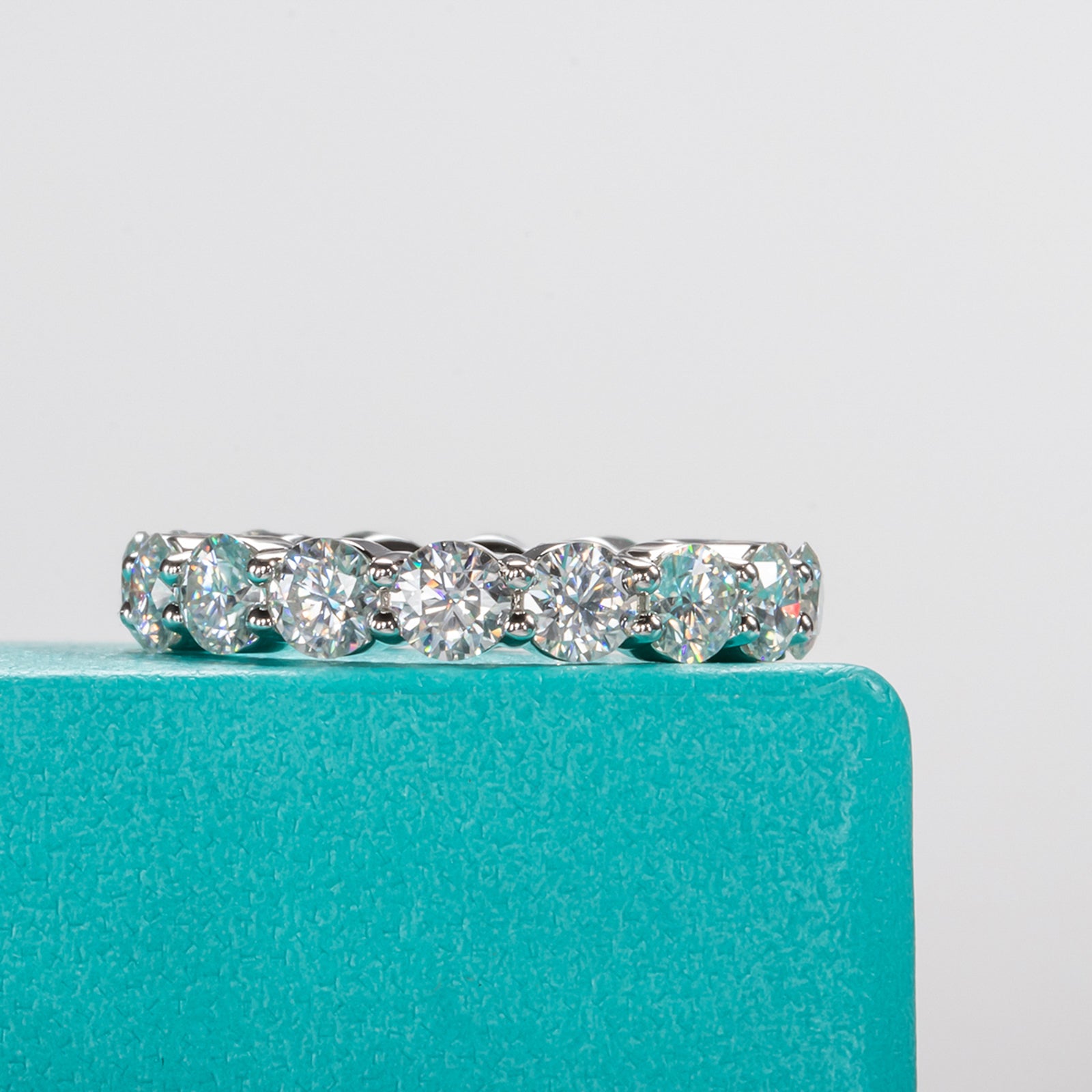 Round Cut Moissanite Wedding Band (5 cttw)
