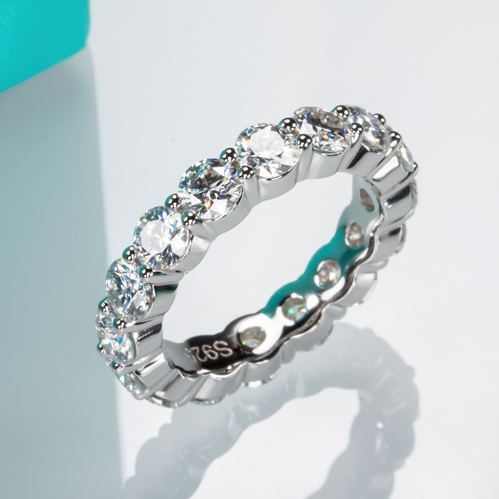 Round Cut Moissanite Wedding Band (5 cttw)