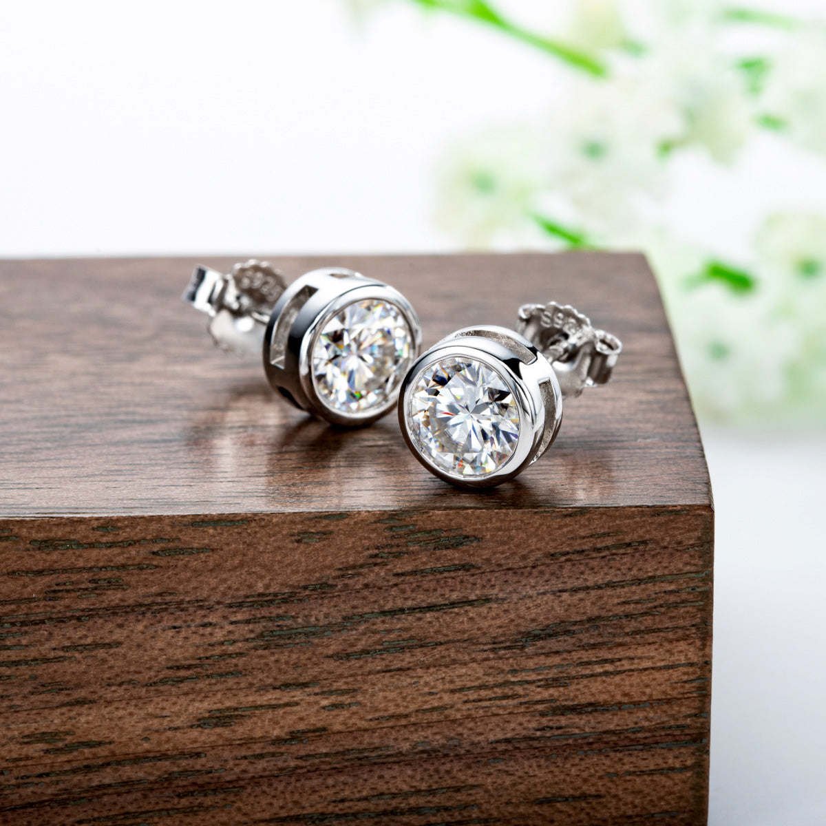 5mm Round Moissanite Stud Earrings