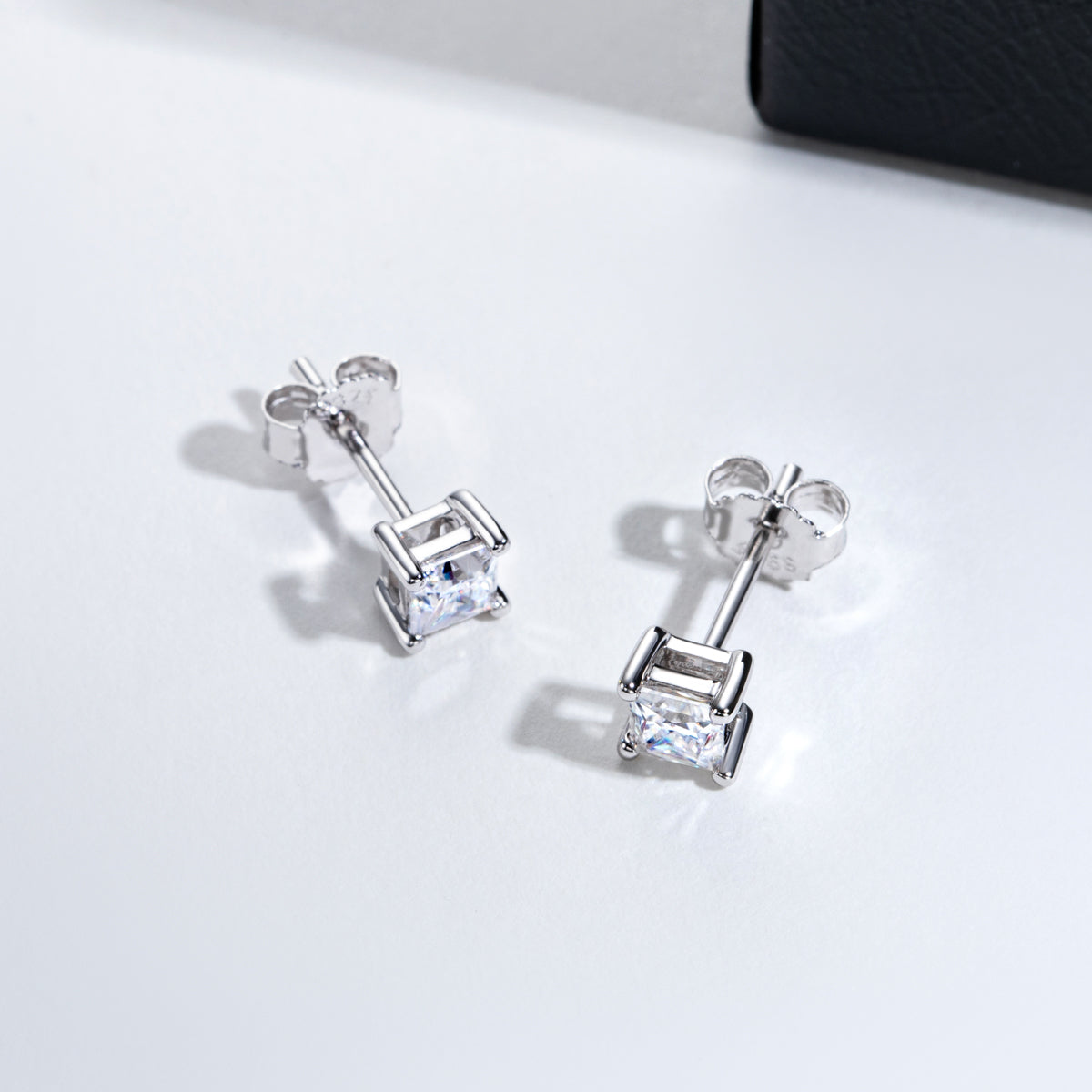 S925 Silver Princess Cut Moissanite Stud Earrings