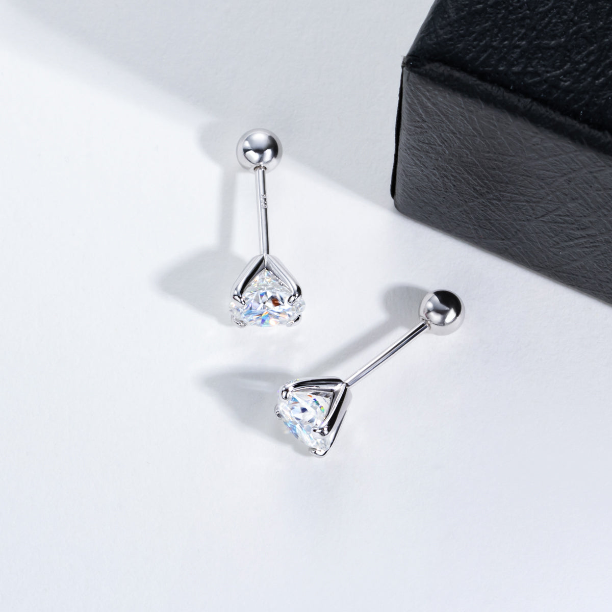 S925 Sterling Silver Round Moissanite 4-Prong Stud Earrings