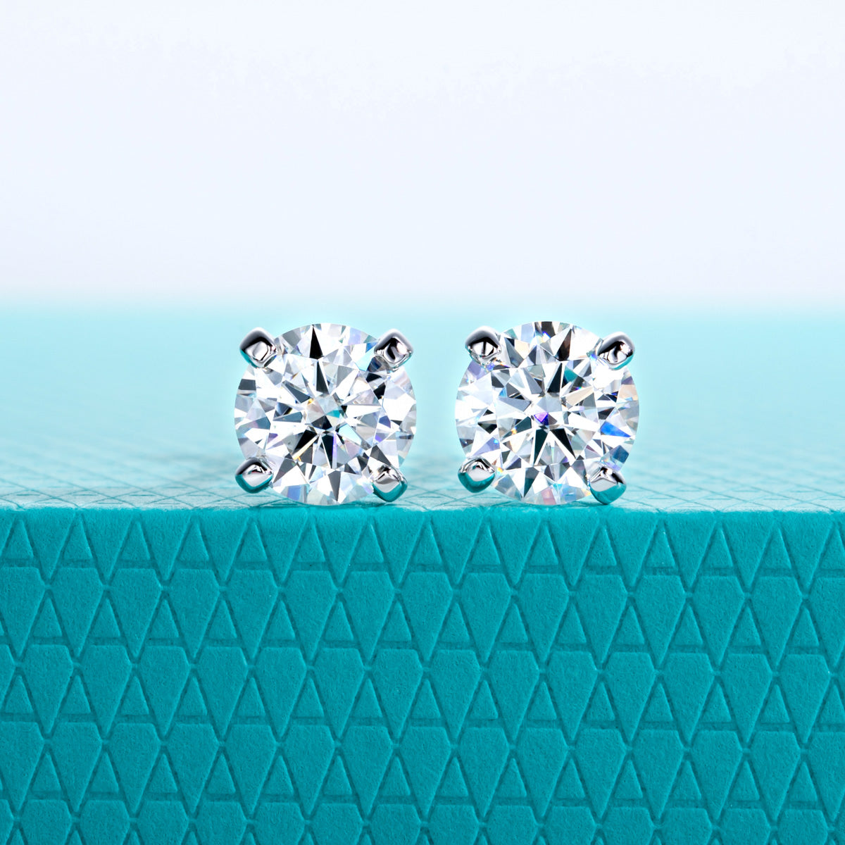 S925 Sterling Silver Round Moissanite 4-Prong Stud Earrings
