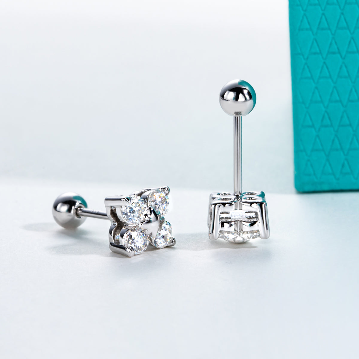 S925 Sterling Silver Round Moissanite Four-Leaf Clover Stud Earrings