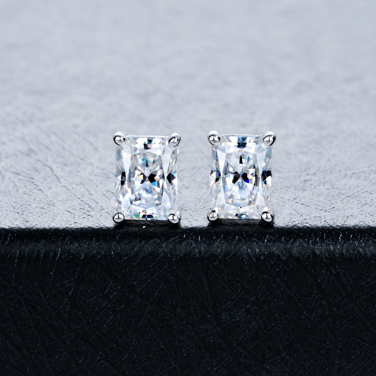 S925‑Silver Radiant‑Cut Moissanite Stud Earrings