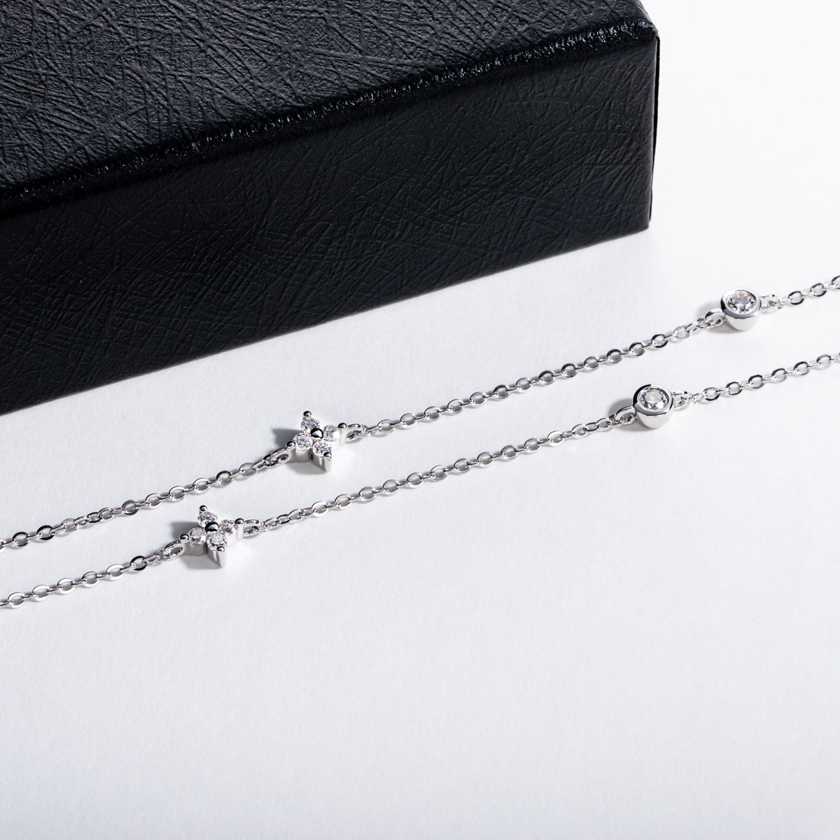 S925 Sterling Silver Four-Leaf Clover Moissanite Clavicle Necklace