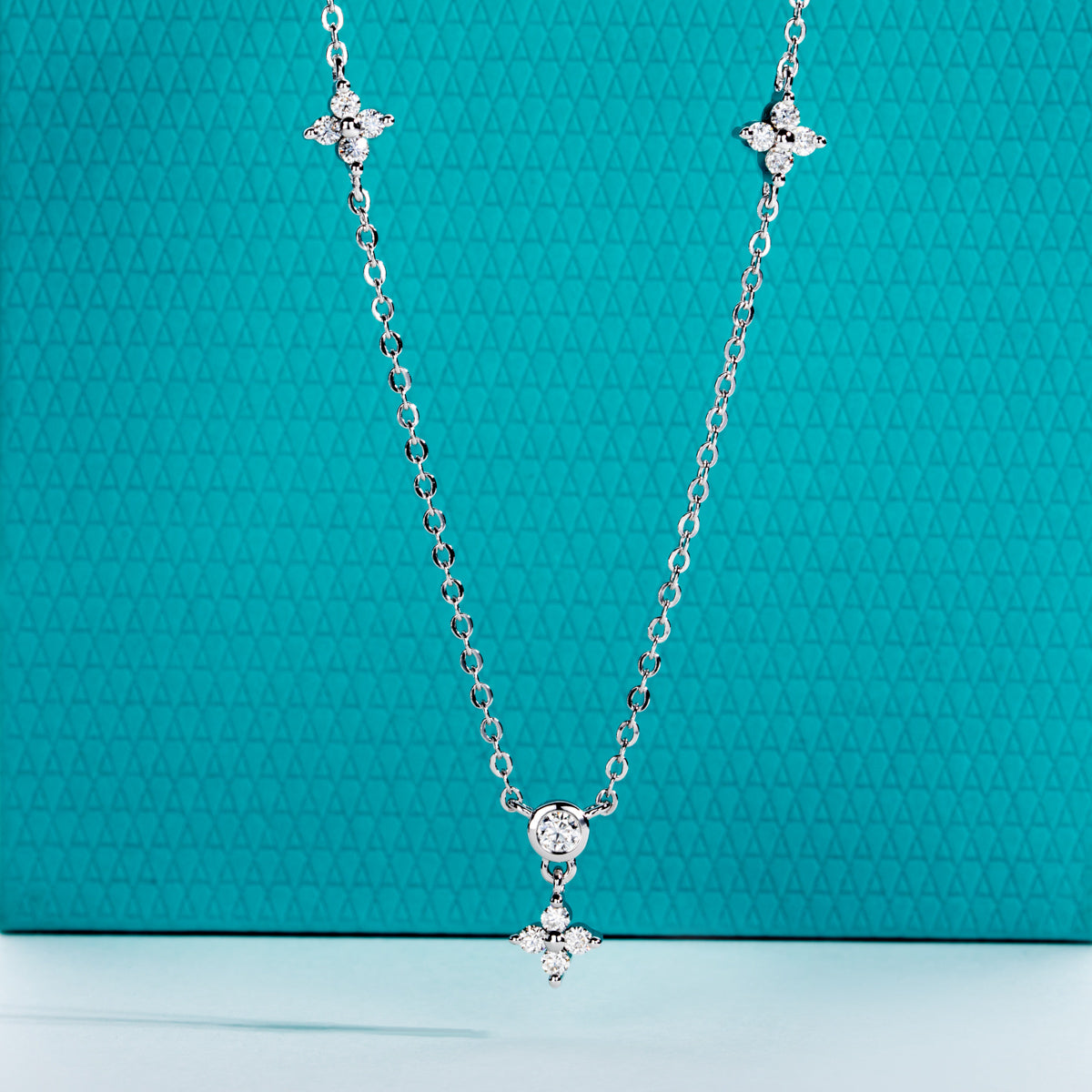 S925 Sterling Silver Four-Leaf Clover Moissanite Clavicle Necklace