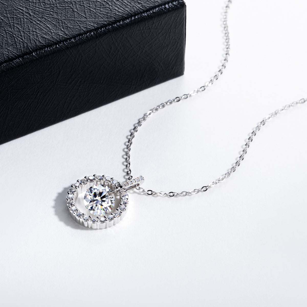 S925 Sterling Silver Round Pierced Moissanite Pendant