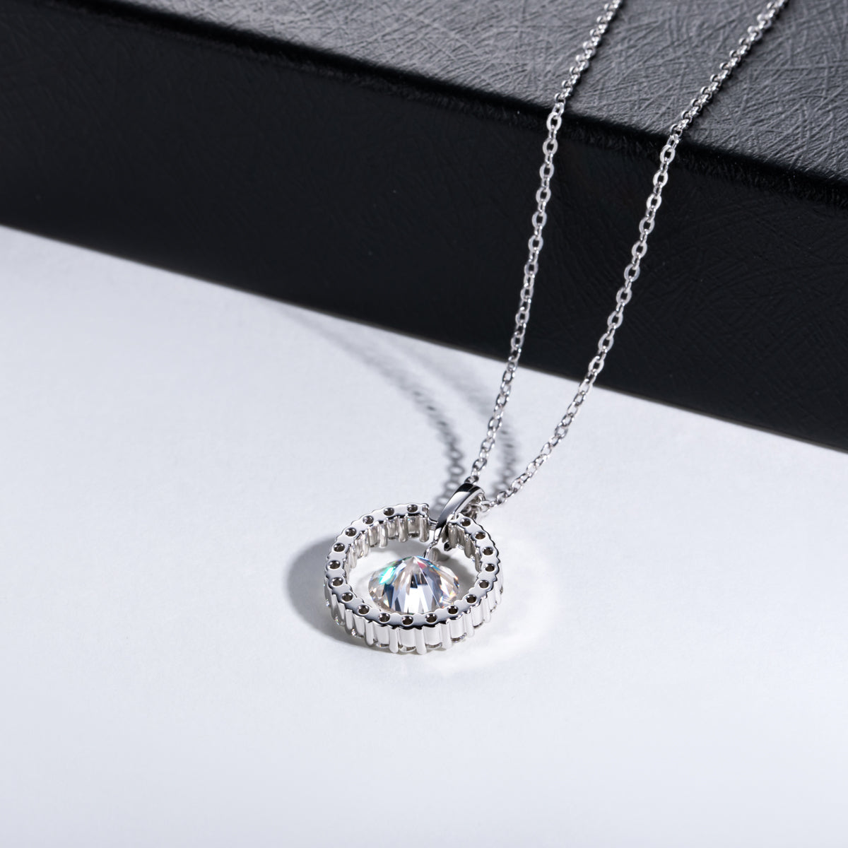 S925 Sterling Silver Round Pierced Moissanite Pendant
