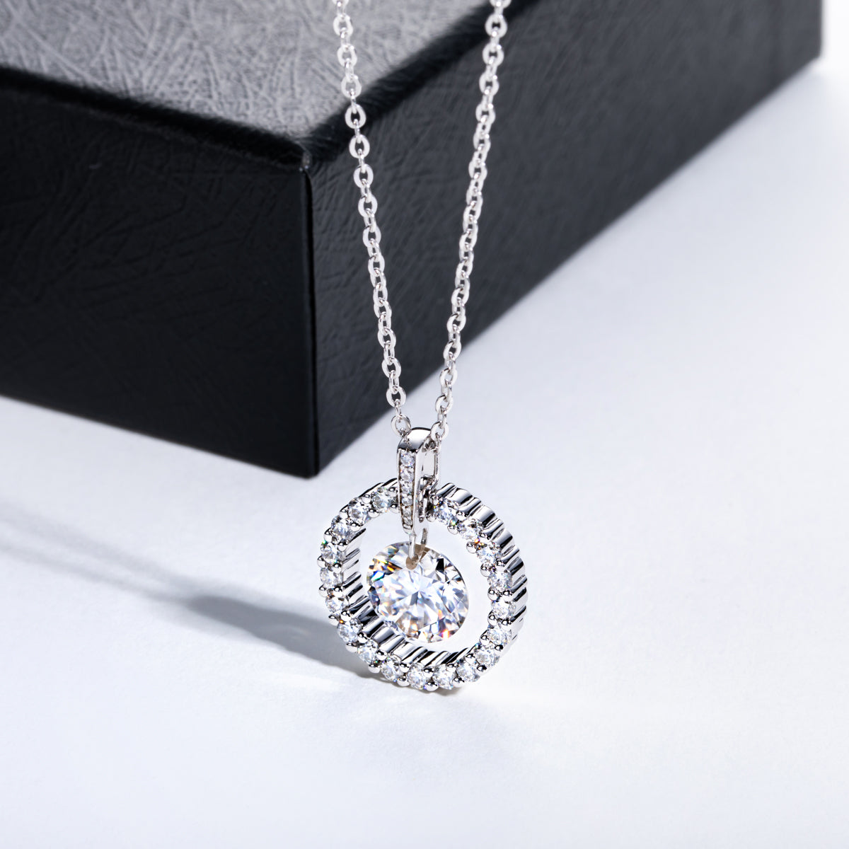 S925 Sterling Silver Round Pierced Moissanite Pendant