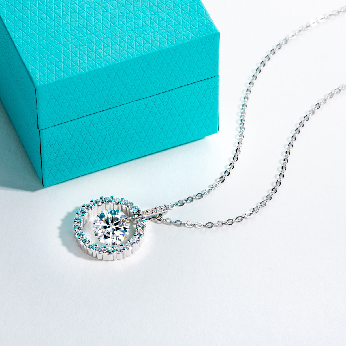 S925 Sterling Silver Round Pierced Moissanite Pendant