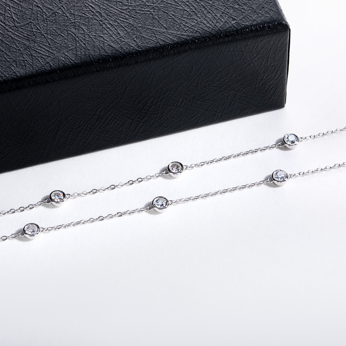 S925 Sterling Silver Bezel-Set Moissanite Necklace with O-Chain