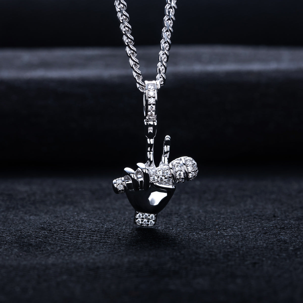 S925 Silver Moissanite Hip-hop Microphone Pendant