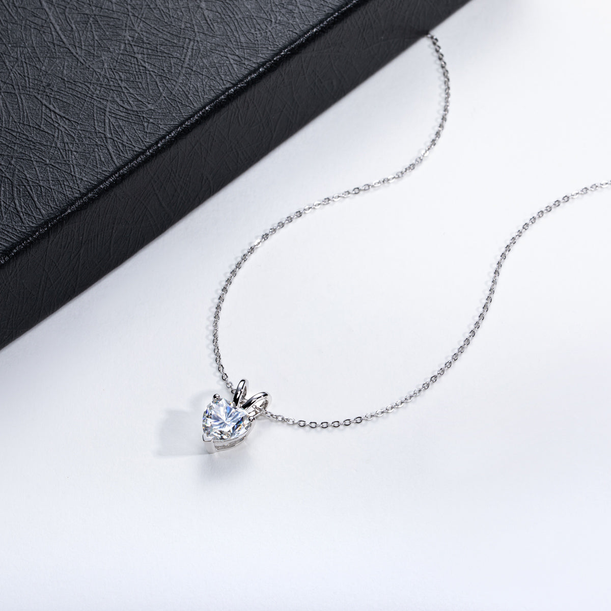 S925 Silver Heart Moissanite Pendant