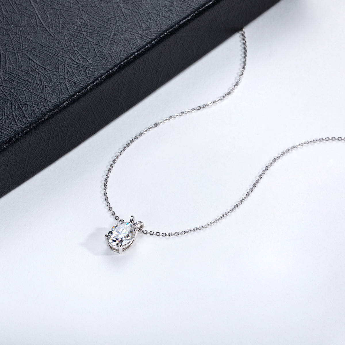 S925 Sterling Silver Oval Moissanite Clavicle Necklace