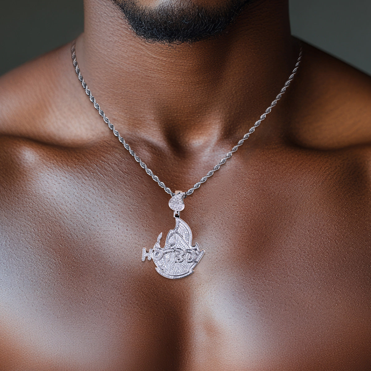 Moissanite‑encrusted Hip‑Hop Flame Pendant