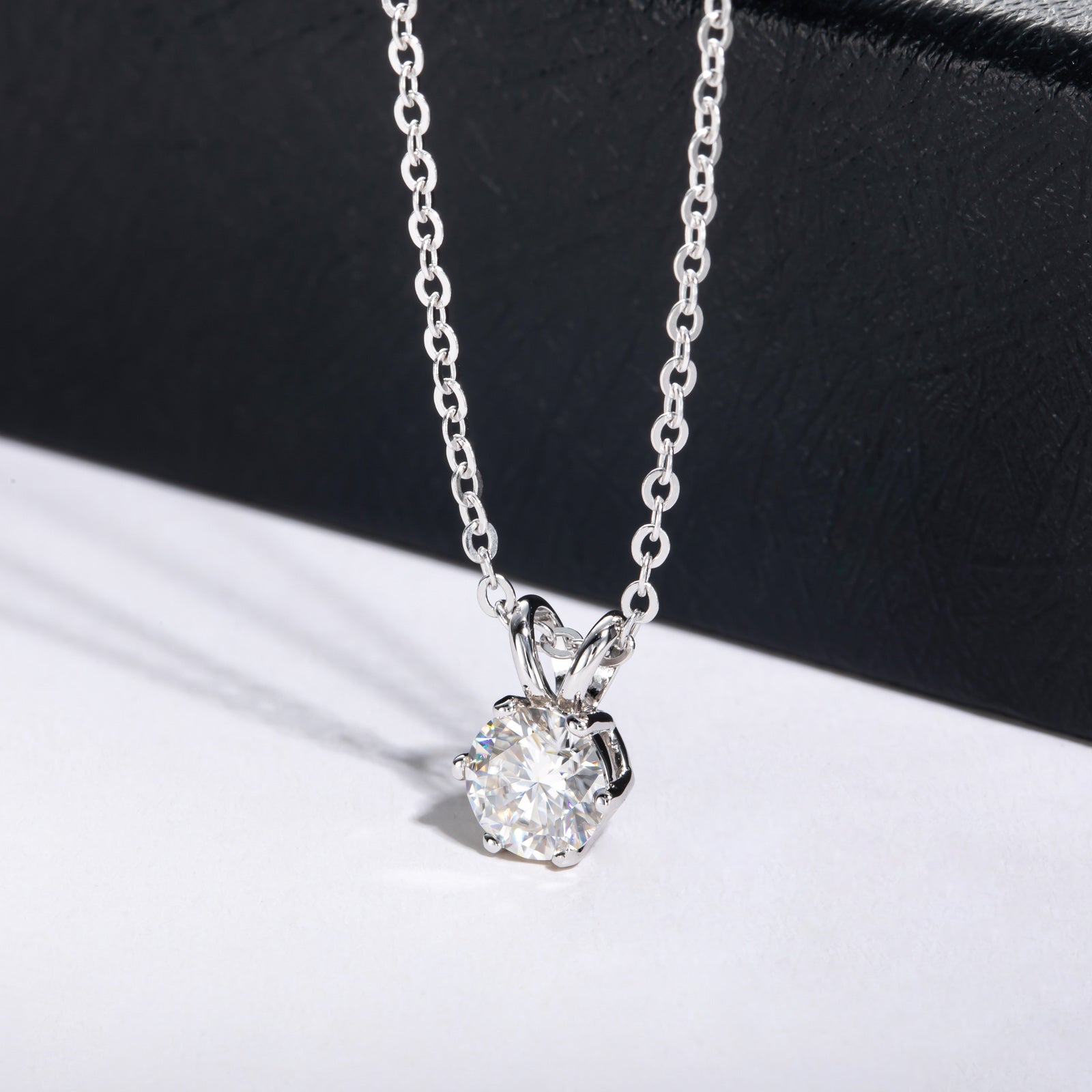 Round Cut Moissanite Pendant Necklace (1/3/5 ct)