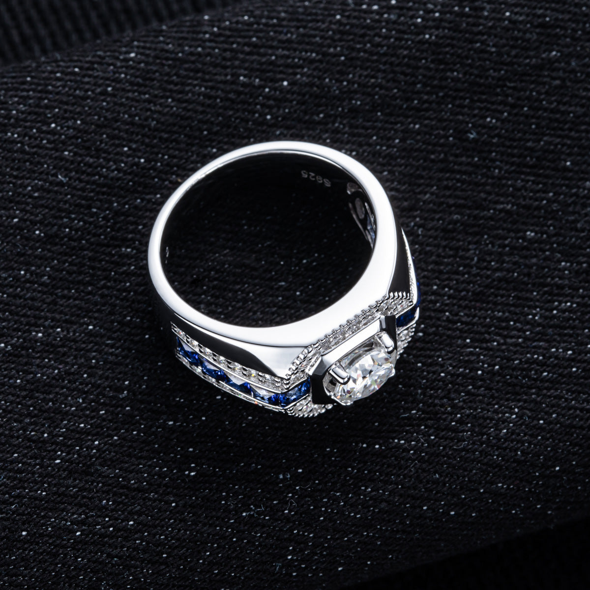 S925 Sterling Silver Men's Ring Inlaid with Moissanite