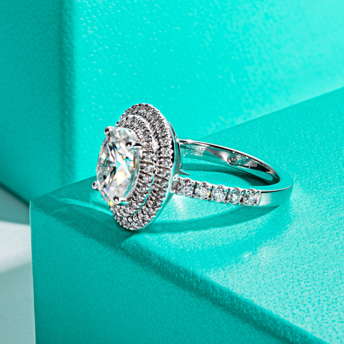 S925 Silver Oval Moissanite Luxury Wedding Ring