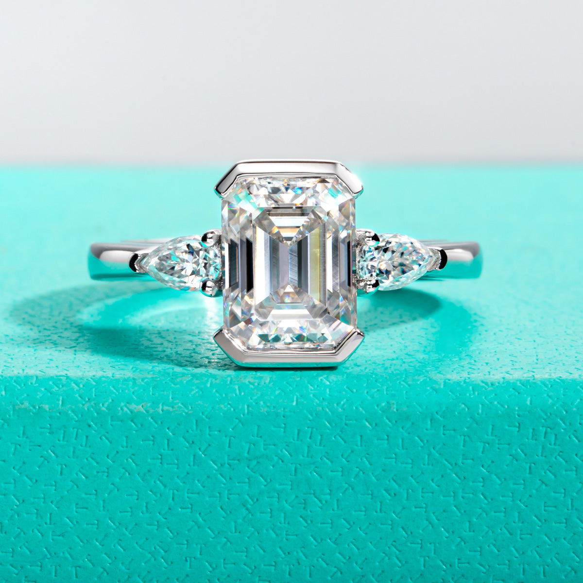 S925 Silver 7×9mm Emerald Cut Moissanite Ring