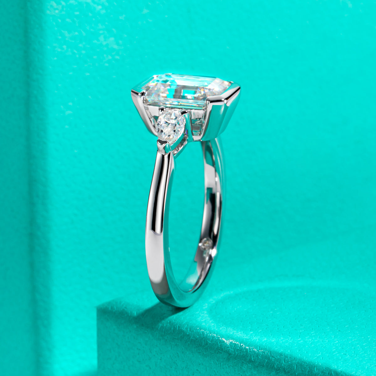 S925 Silver 7×9mm Emerald Cut Moissanite Ring