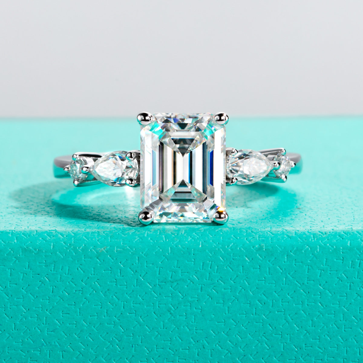S925 Silver 7×9mm Emerald Cut Moissanite Ring