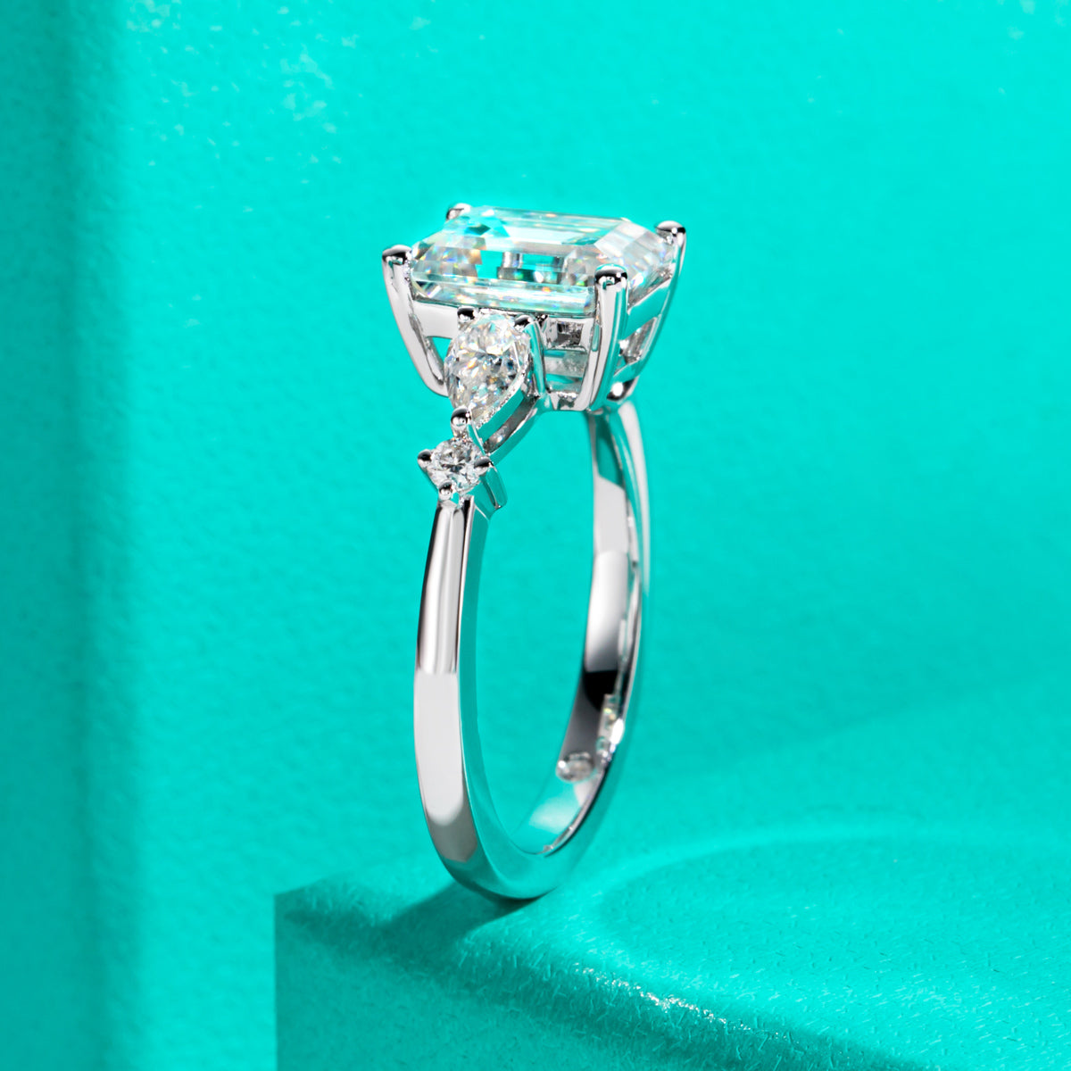 S925 Silver 7×9mm Emerald Cut Moissanite Ring