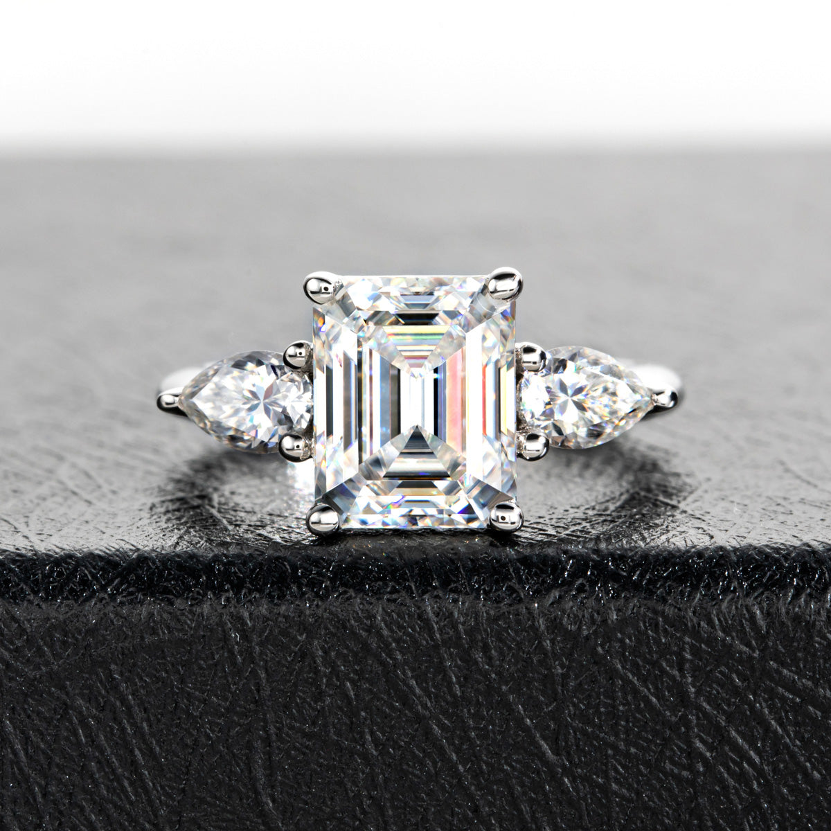 S925 Silver Emerald Cut 8×10mm Moissanite