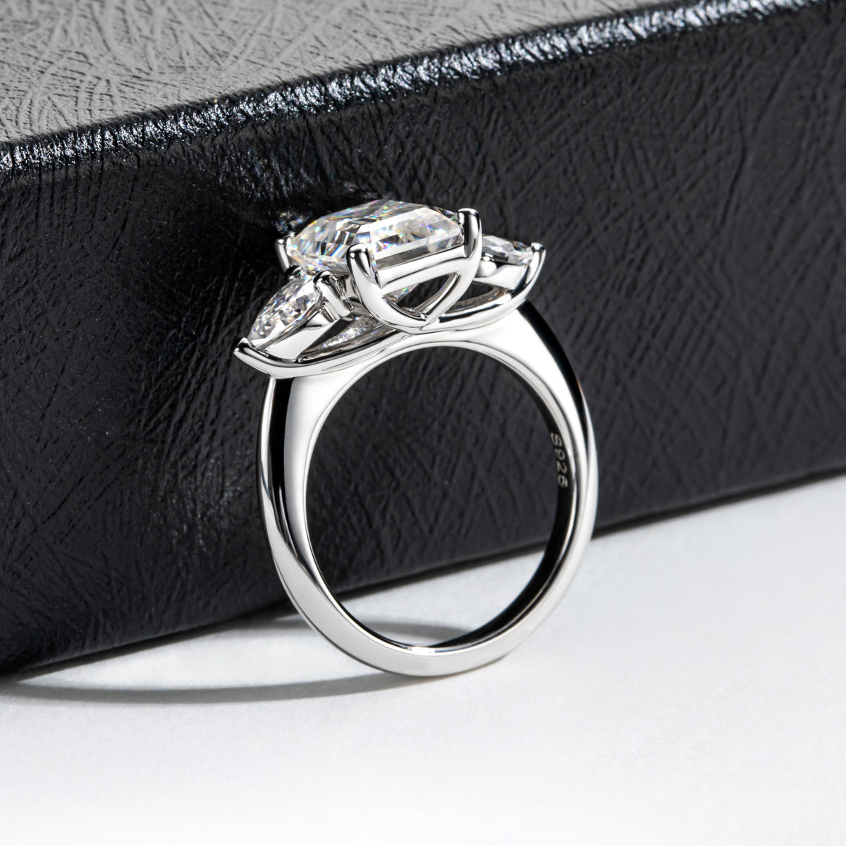 S925 Silver Emerald Cut 8×10mm Moissanite