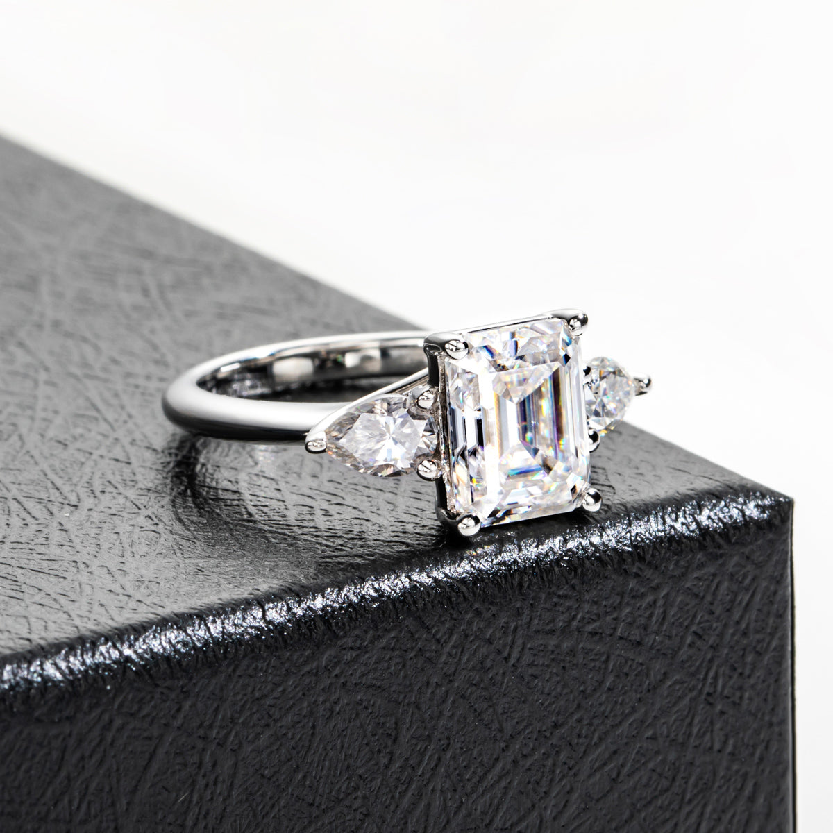 S925 Silver Emerald Cut 8×10mm Moissanite