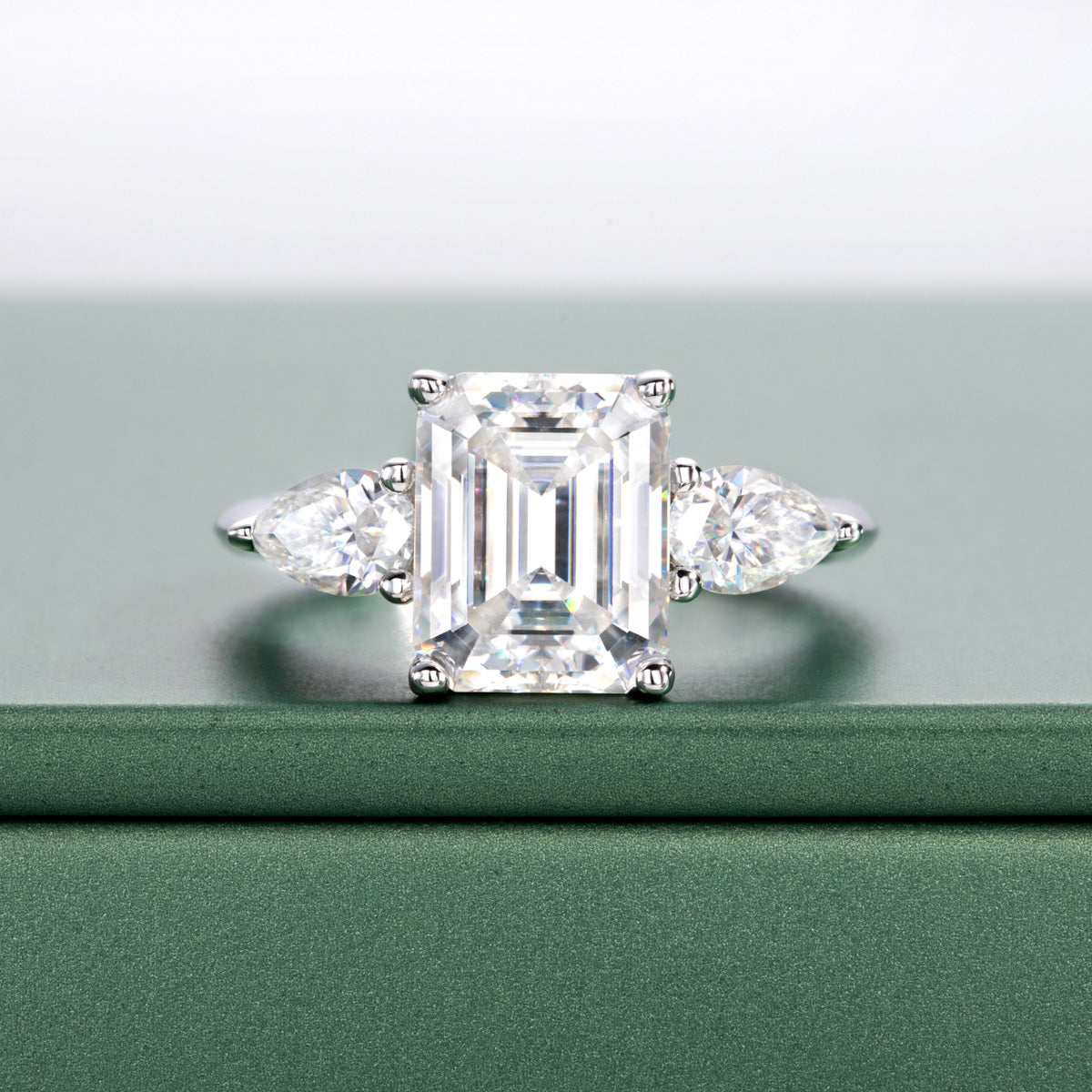 S925 Silver Emerald Cut 8×10mm Moissanite