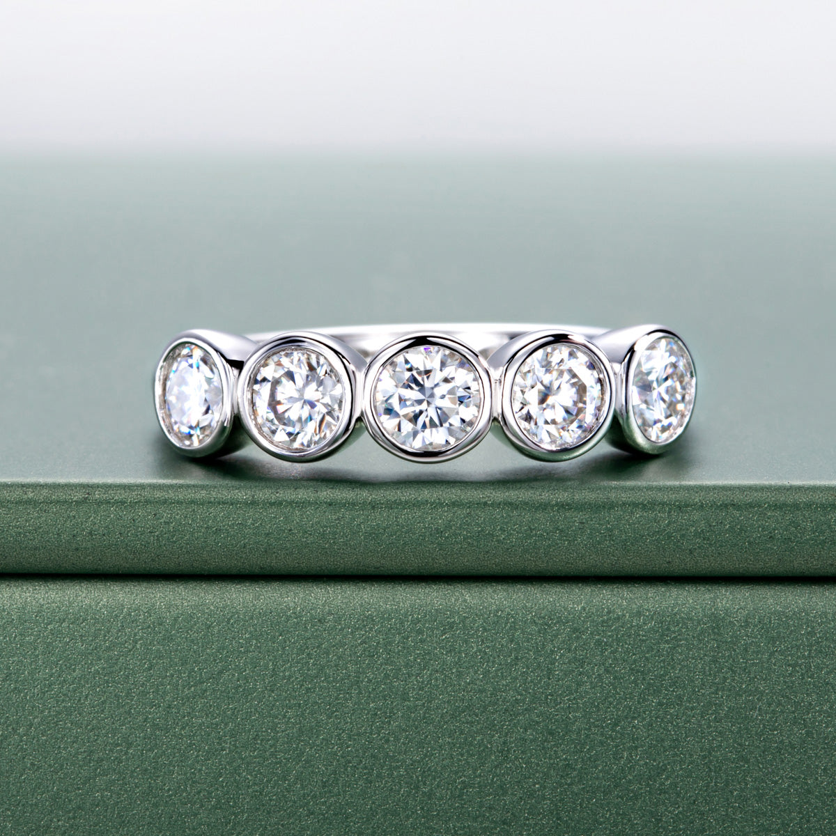S925 Sterling Silver Five-Stone Moissanite Bubble Band Ring