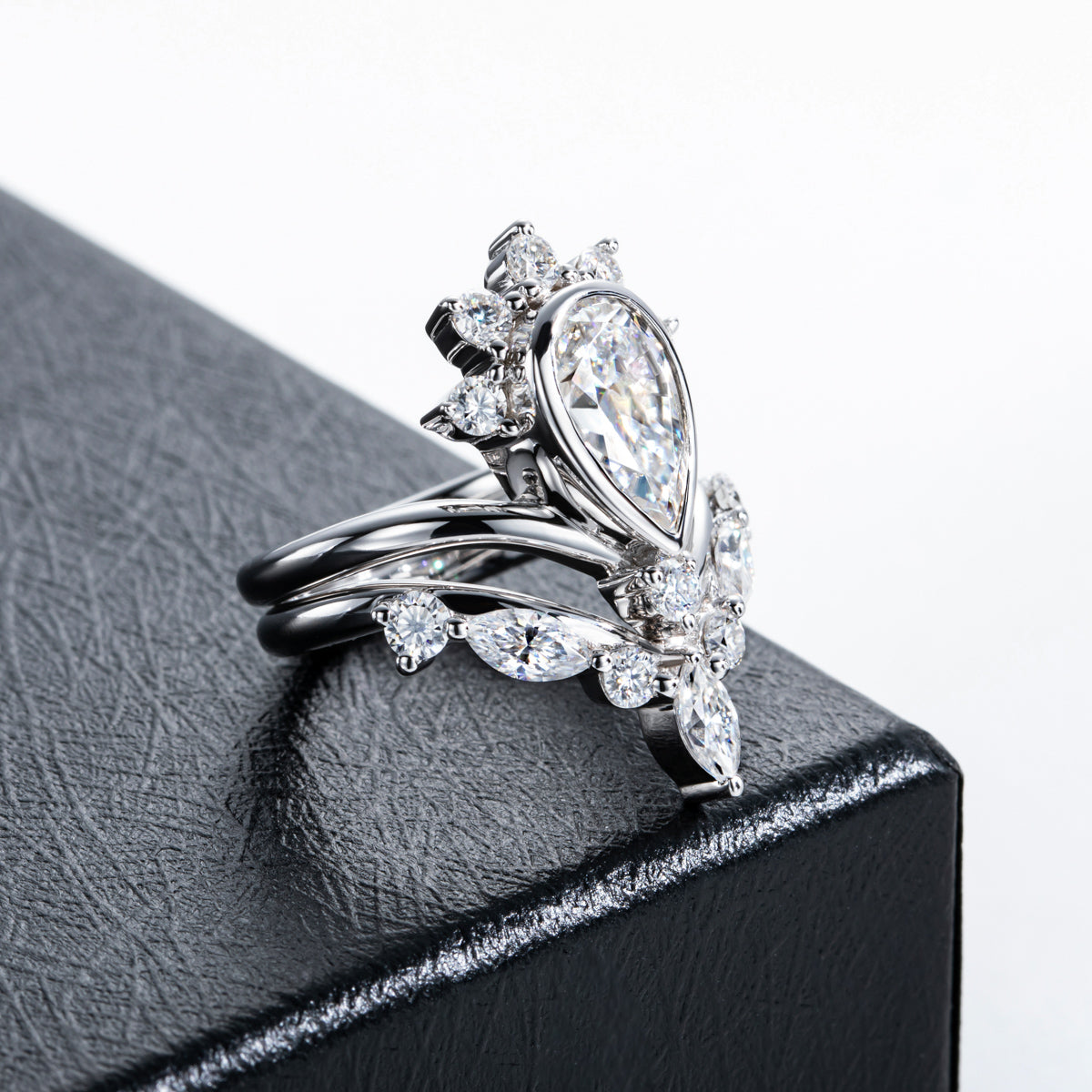 S925 Silver Pear Shaped Moissanite Wedding Ring