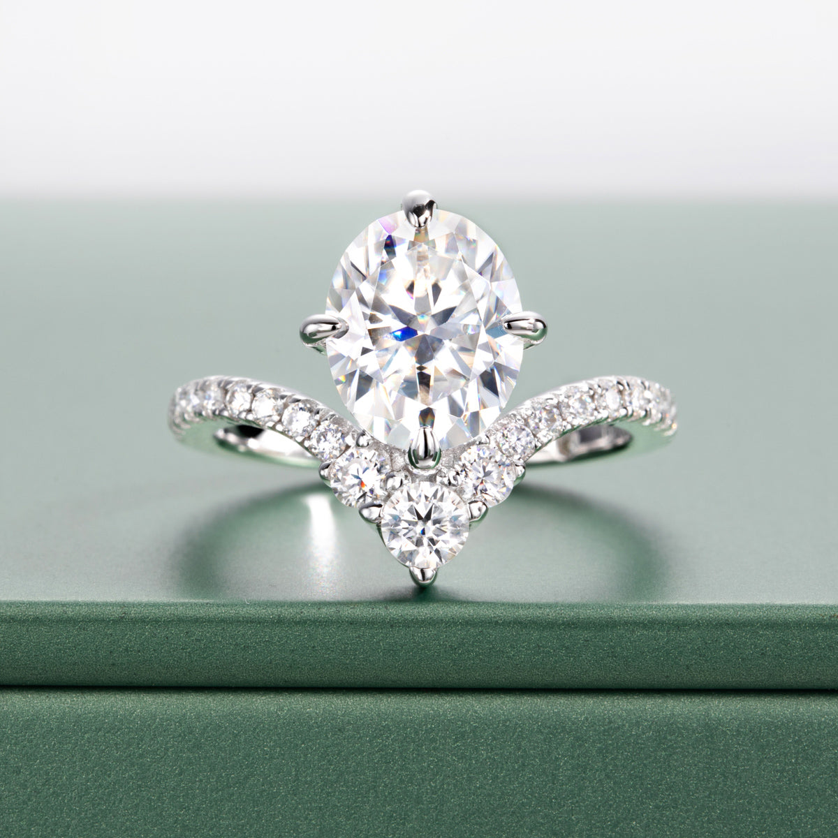 S925 Sterling Silver Oval Moissanite Wedding Ring