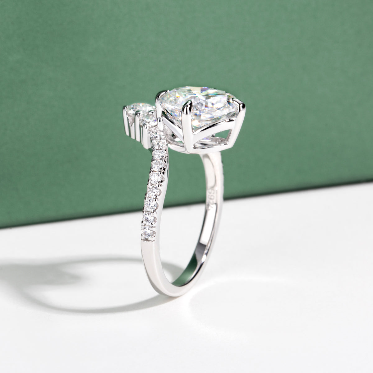 S925 Sterling Silver Oval Moissanite Wedding Ring