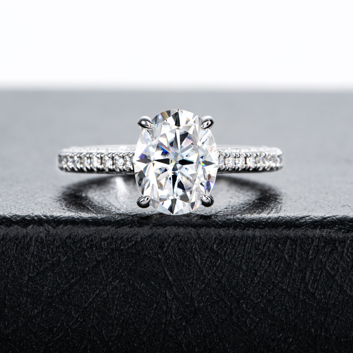 S925 Sterling Silver Oval Moissanite Special Edition Wedding Ring
