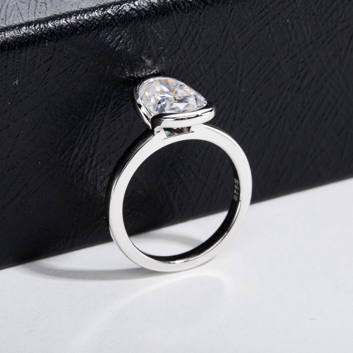 S925 Silver 3.0ct Oval Moissanite Special Edition Ring
