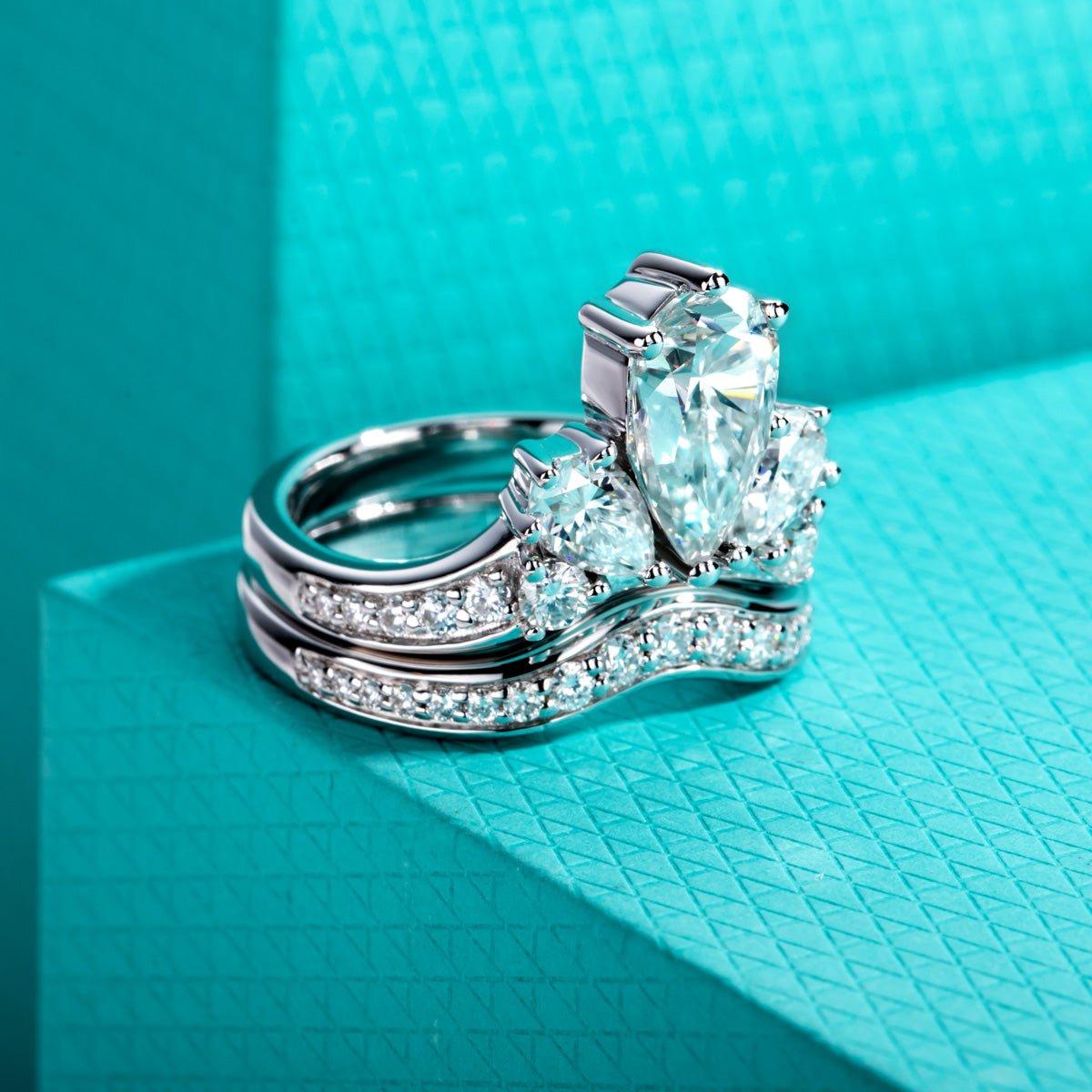 Teardrop‑Shaped Moissanite Crown Stackable Ring Set
