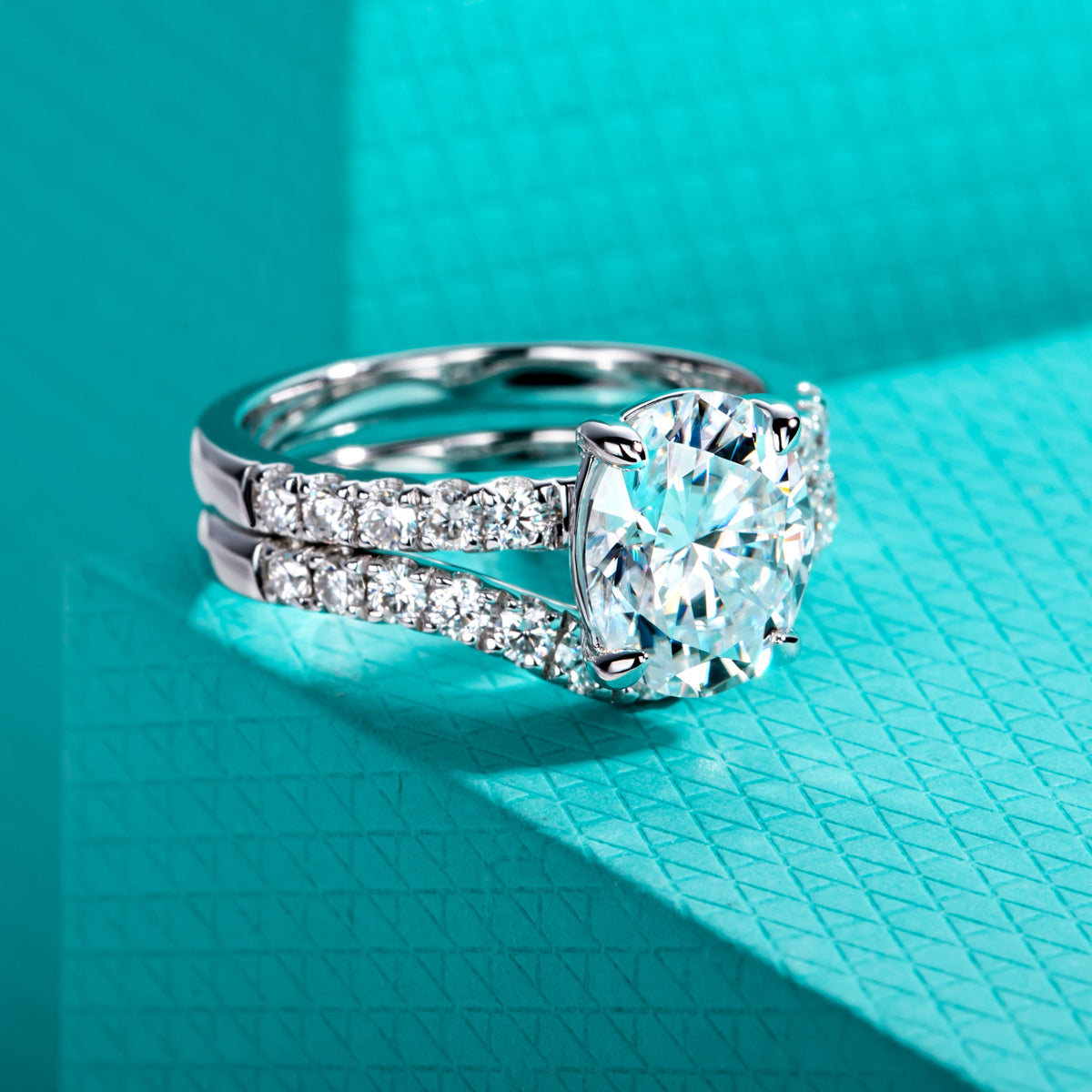 Oval‑Cut Moissanite Stackable Ring Set