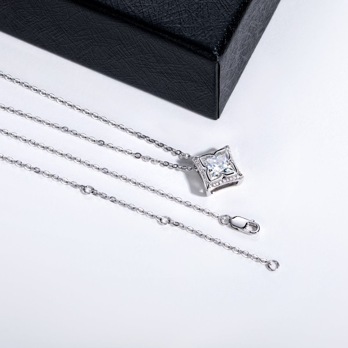 S925‑Silver 2.0CT Princess‑Cut Moissanite Lily‑Grass Pendant