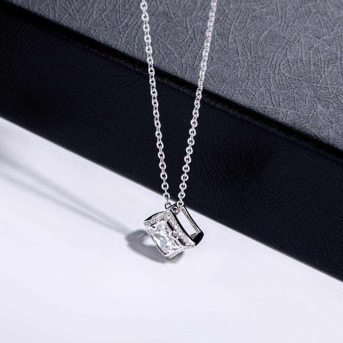 S925‑Silver 2.0CT Princess‑Cut Moissanite Lily‑Grass Pendant