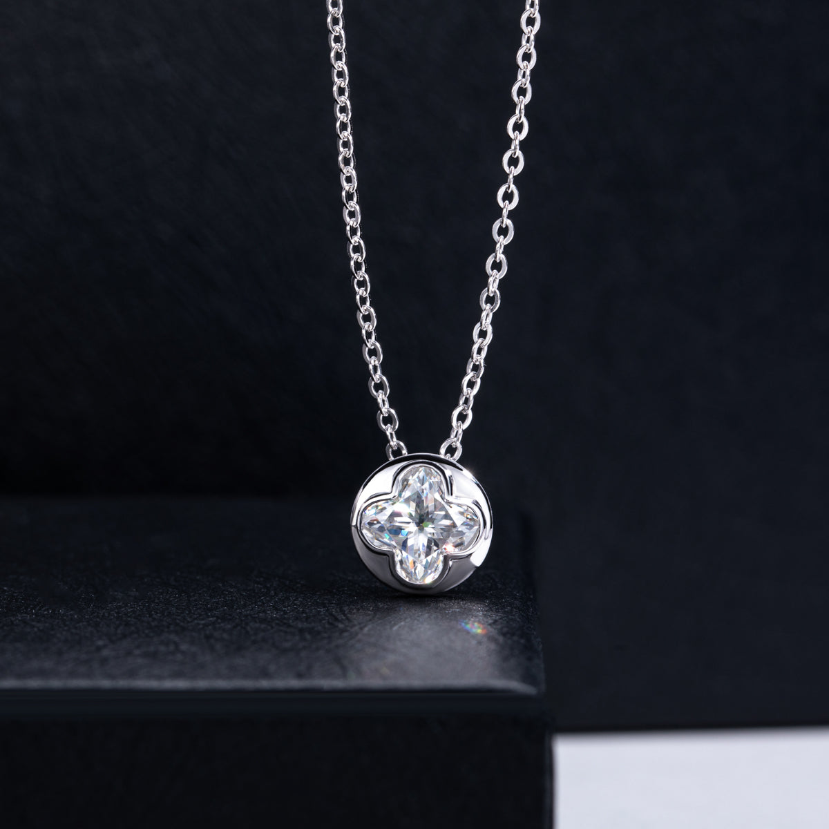 S925‑Silver 2.0‑CT Moissanite Four‑Leaf‑Clover Cut Pendant