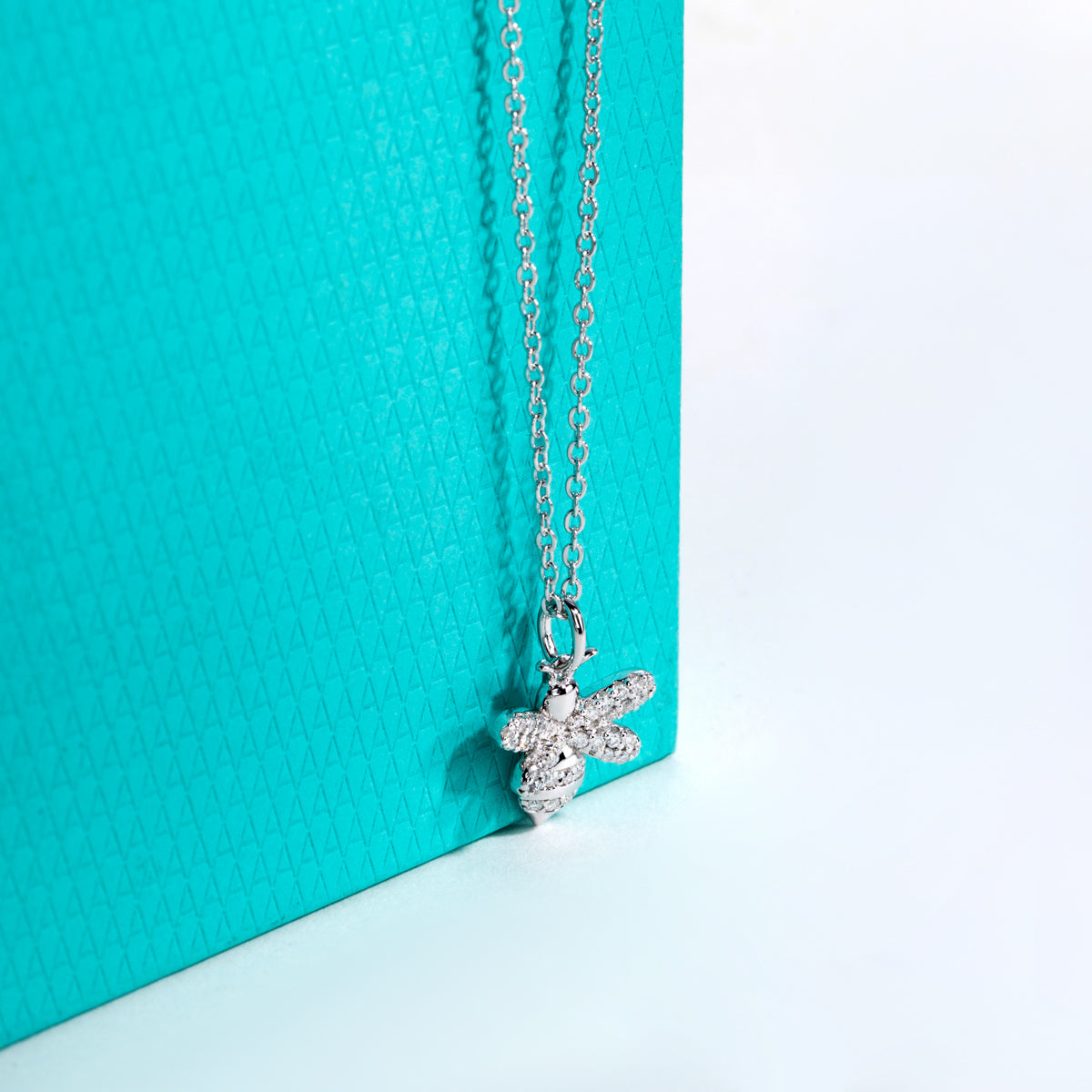 S925 Sterling Silver Moissanite Little Bee Pendant