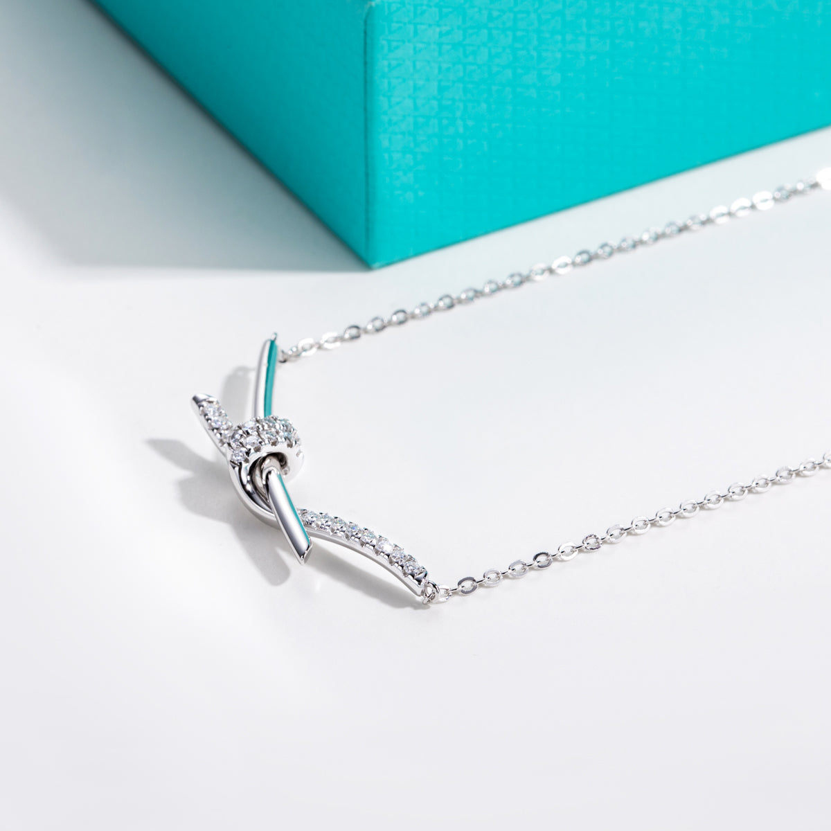 S925 Sterling Silver Full Paved Moissanite Knot Clavicle Necklace