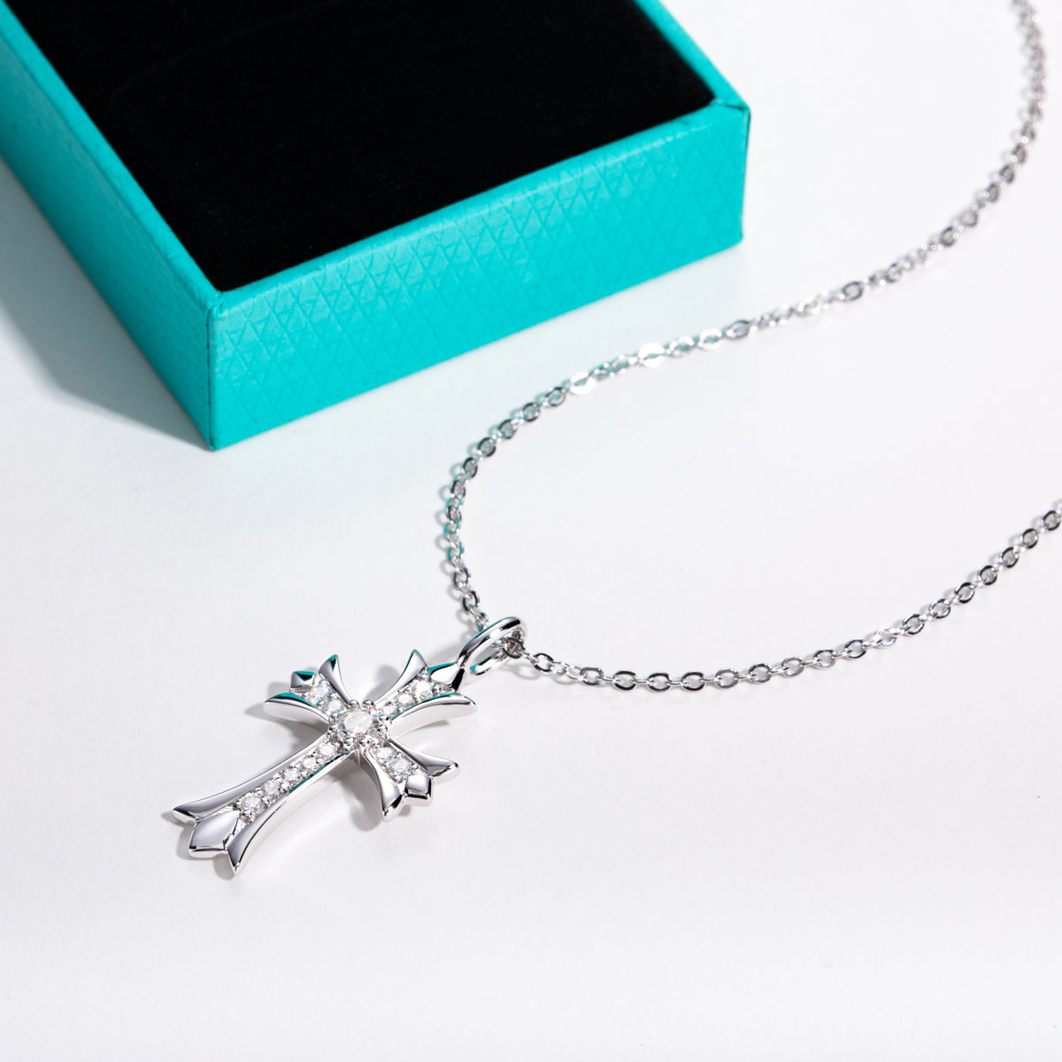 S925 Silver Moissanite Cross Clavicle Chain Pendant