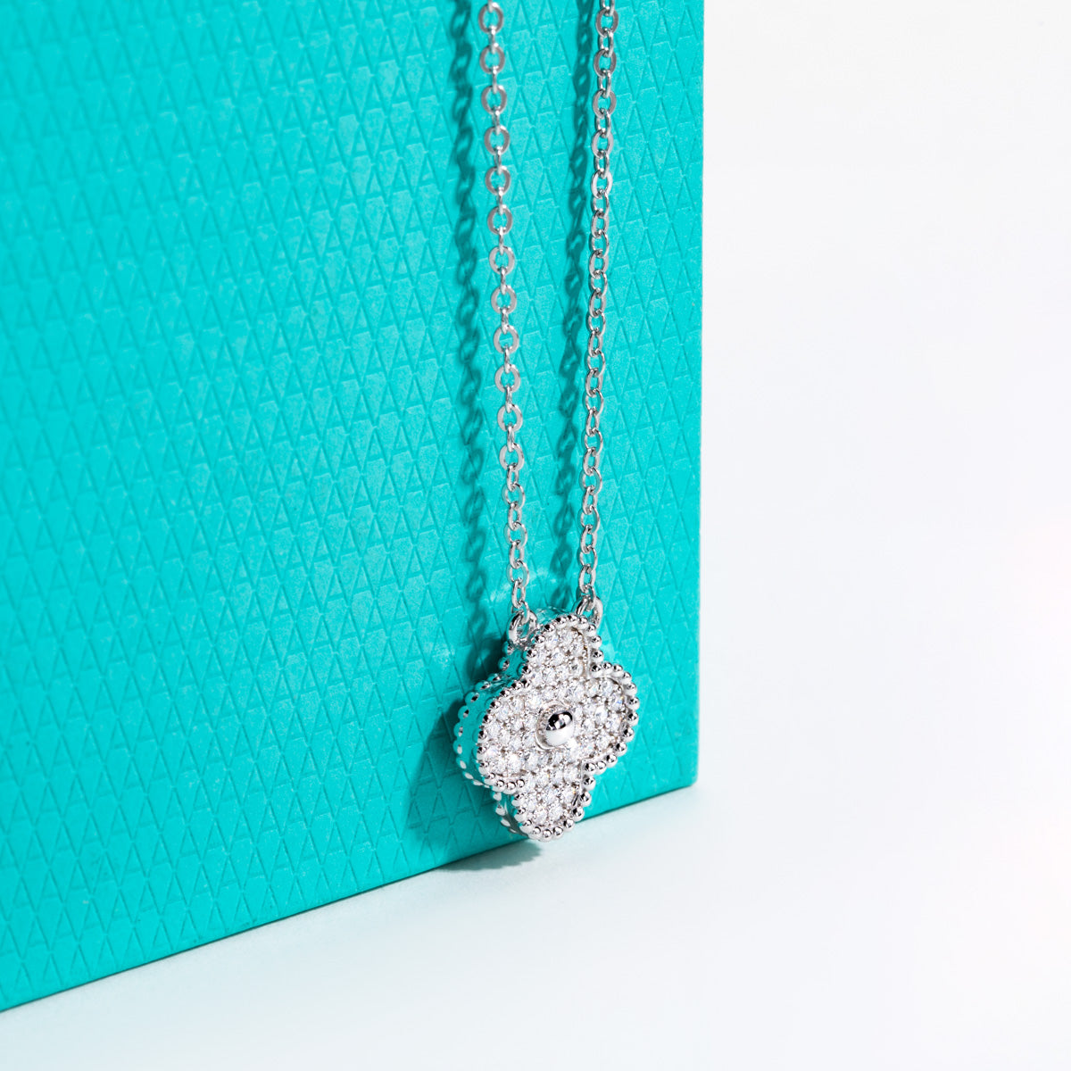 Luxury Moissanite Four-Leaf Clover Clavicle Chain