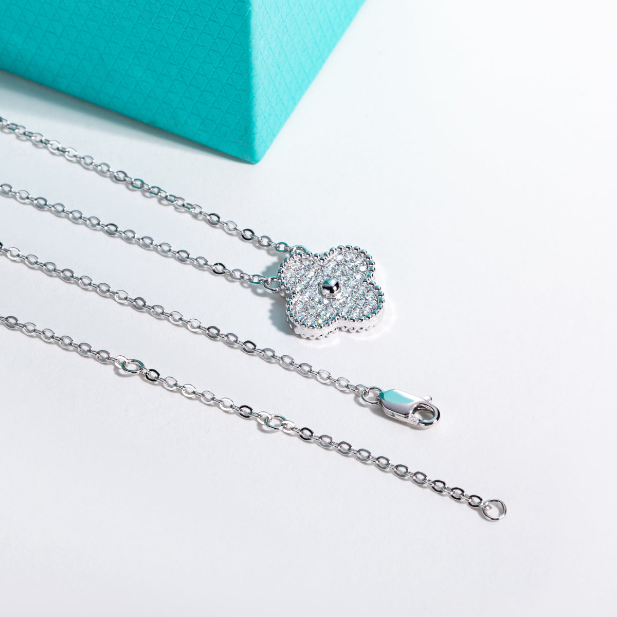 Luxury Moissanite Four-Leaf Clover Clavicle Chain