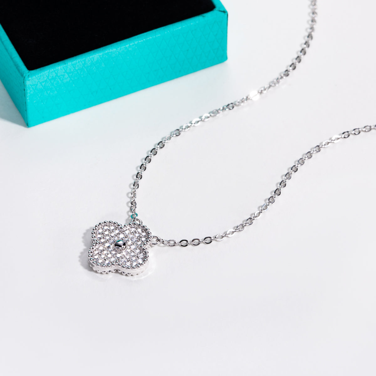 Luxury Moissanite Four-Leaf Clover Clavicle Chain
