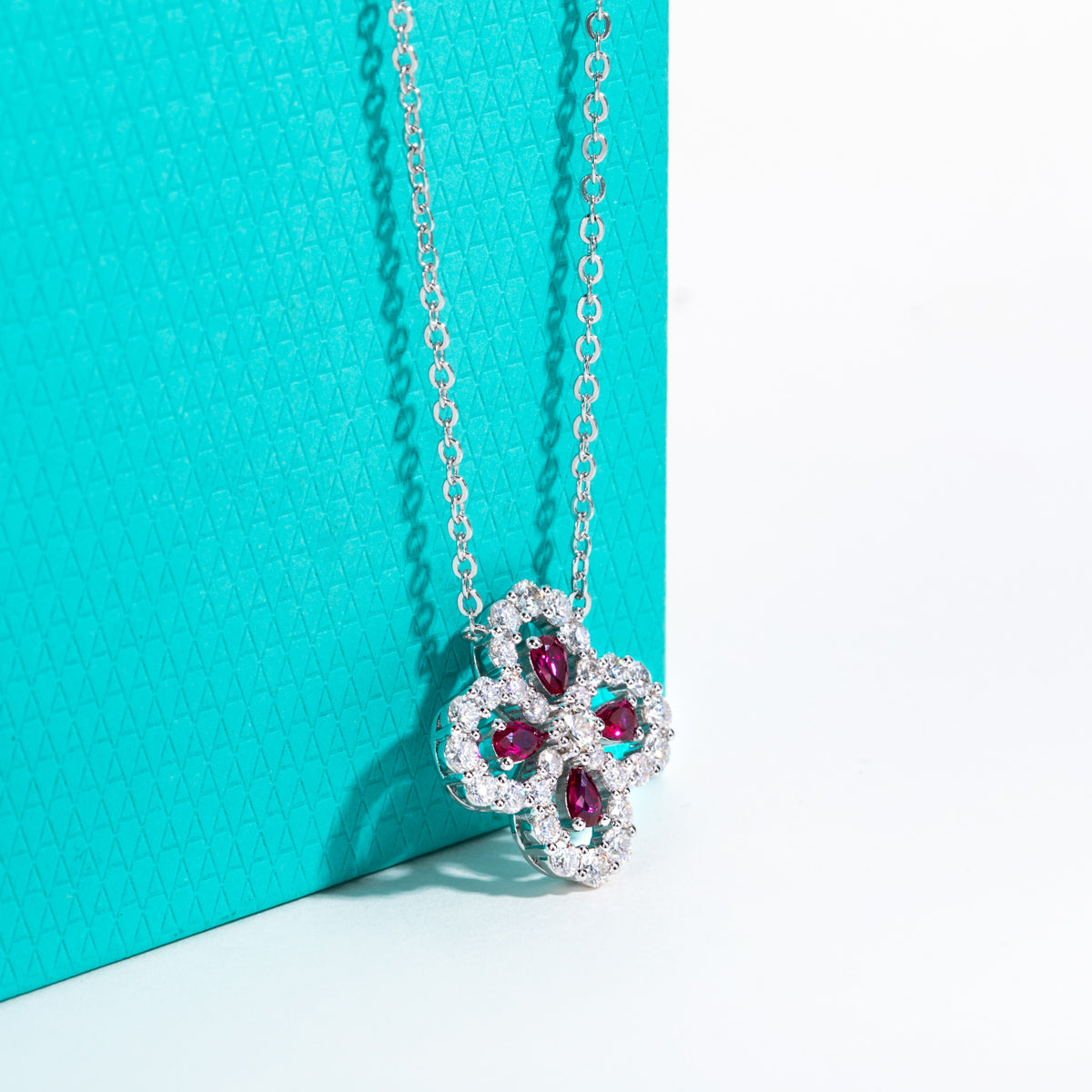 S925 Silver Luxury Moissanite Four-Leaf Clover Clavicle Chain