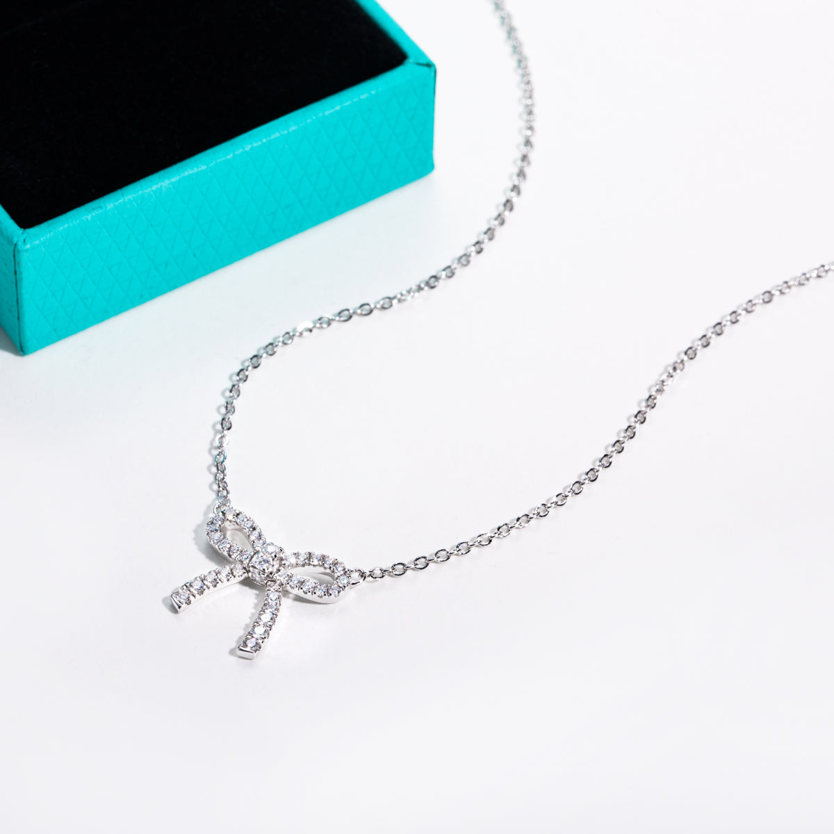 S925 Sterling Silver Moissanite Bow Knot Clavicle Necklace