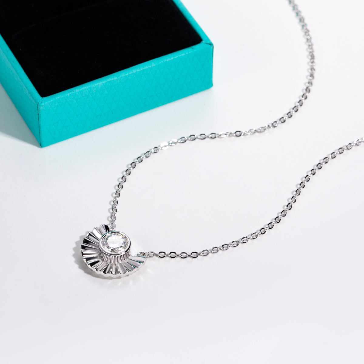 S925 Sterling Silver Fan-Shaped Moissanite Clavicle Necklace